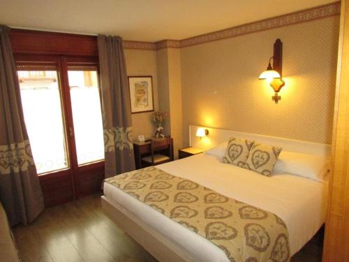 Double or twin room, deluxe