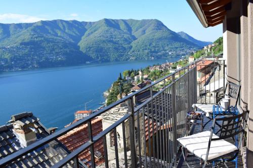 Romantic home with beautiful view lake of Como and Villa Oleandra