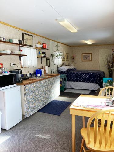 Jade City Bungalow in Bell 2 (BC)