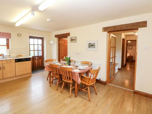 Croft House Ashbourne - image 12