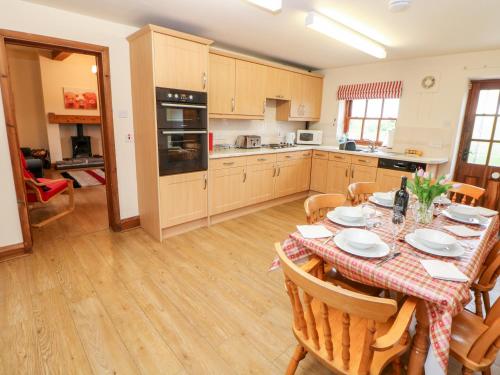 Croft House Ashbourne - image 13