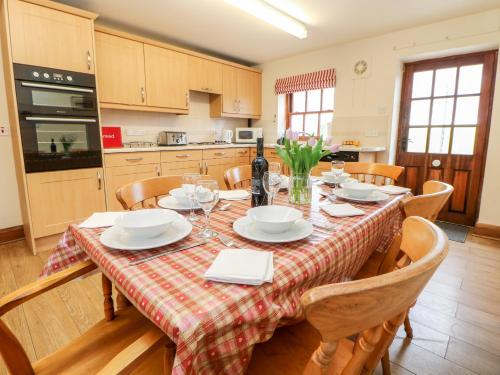Croft House Ashbourne - image 11