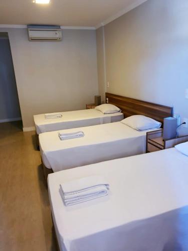 Standard Triple Room image 7