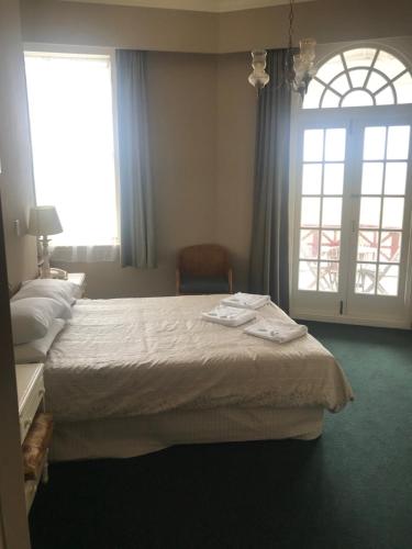 1 double bed