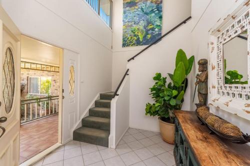 Ponderosa - Pet-Friendly Waterfront Luxury with a Private Pontoon - Holiday Yamba - image 2