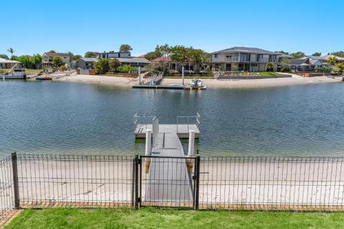 Ponderosa - Pet-Friendly Waterfront Luxury with a Private Pontoon - Holiday Yamba - image 5
