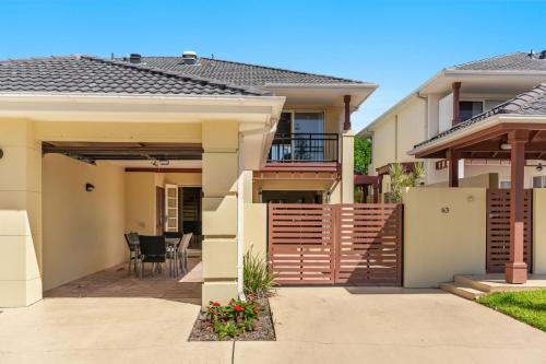 Three-Bedroom Villa image 5