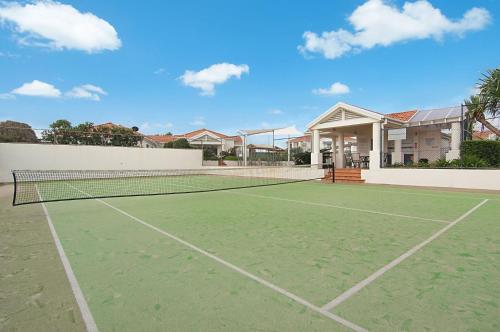 Three-Bedroom Villa image 2