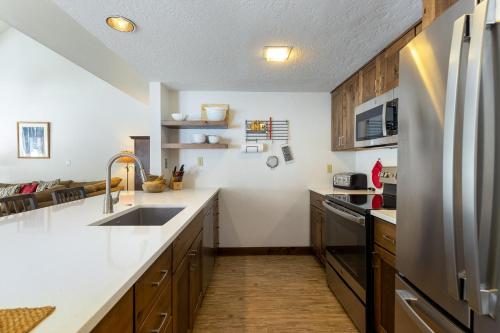 1610 Quicksilver Condo - image 7
