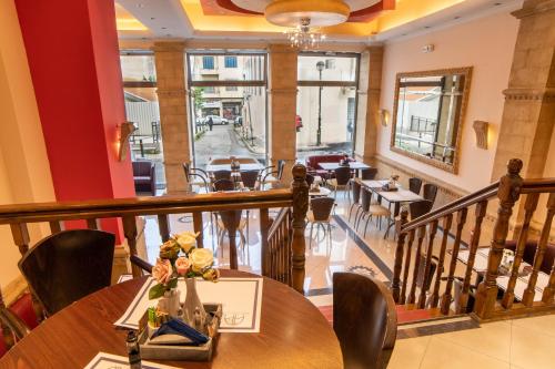 Argo Hotel Piraeus - image 11