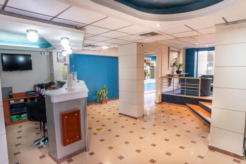 Anita Hotel - image 2