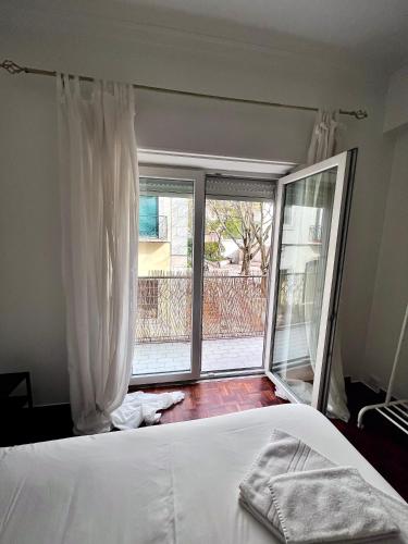 Flores Terrace Apartment - image 14