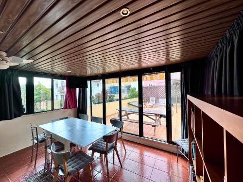 Flores Terrace Apartment - image 7