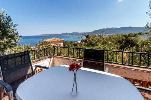 3 bedrooms, 4 beds
