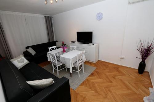 Apartment Mira Lapad