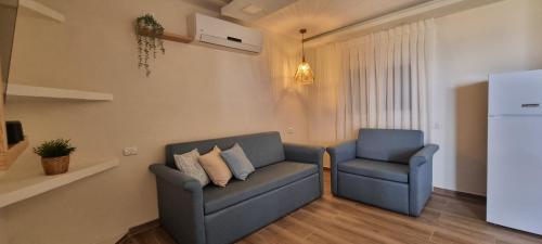 1 double bed, 3 sofa beds