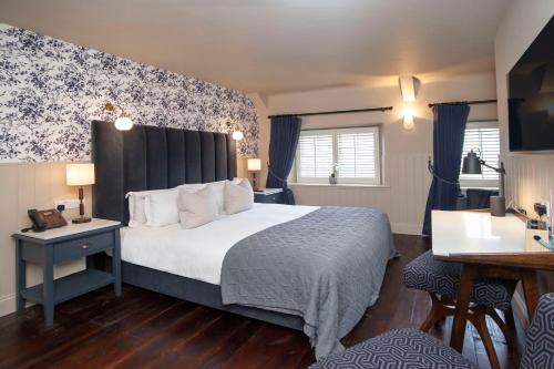 1 queen bed