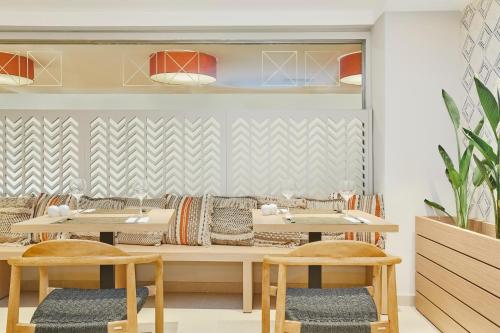 Pub/Lounge, Universal Aparthotel Don Camilo in Andratx / Camp de Mar