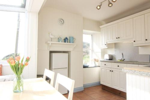 Ocean View Portloe - image 4
