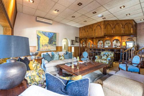 Shared lounge/TV area, Val de Vine in Stellenbosch