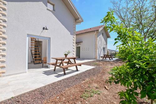 YalaRent Valley view Boutique cottages with Pool