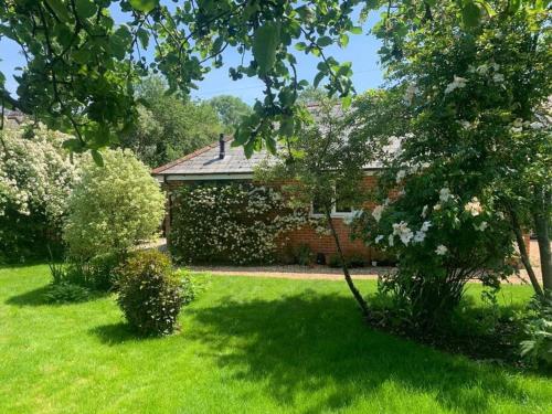 Quiet coastal cottage, perfect for walkers due to its natural location