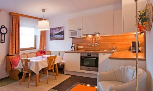 Kitchen, Haus Hamburg in Flachau