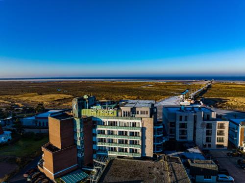 ambassador hotel & spa - image 4