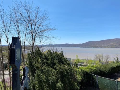 Inn on the Hudson - image 13