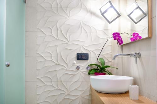 Elena Beach Hotel - image 7