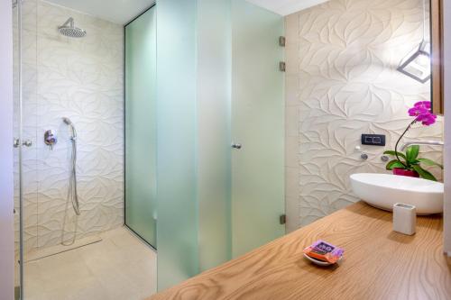Elena Beach Hotel - image 4