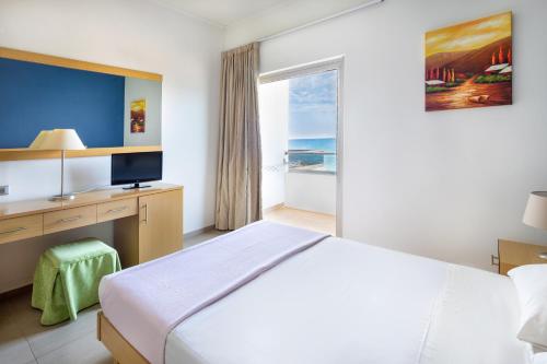 Elena Beach Hotel - image 14