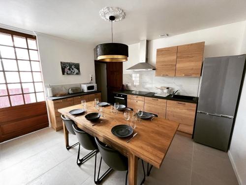 La Mancelle maison rénovée 5Ch et 5 Sdb privatives Proche circuit cottage Le Mans