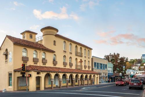 Historic Sonora Inn