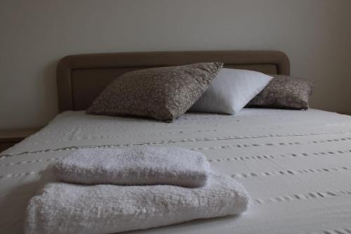 One-Bedroom Apartment image 10