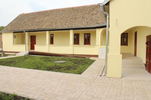 COUNTRY HOUSE ERDUT in Aljmas