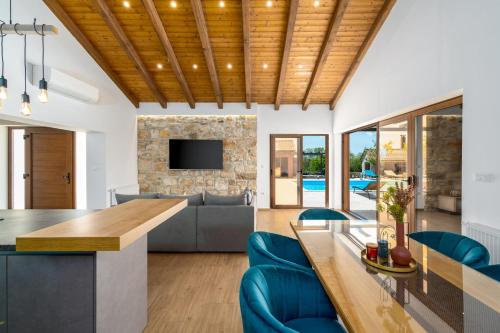 кухня, New! Promina luxury villa with 72sqm Heated Pool, Jacuzzi, Infrared Sauna, Tennis court, Media room in Bogatić