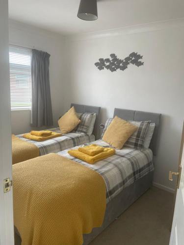 Chalet Bonair Spacious comfortable 2 Bedroom Chalet sleeping 4 Dartmouth