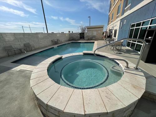 Úszómedence, AmericInn by Wyndham San Angelo in San Angelo (Texas)