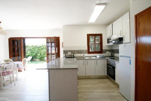 Konyha, Casas Blancas 39 in Parque de Montroig
