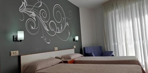 Hotel Grove - Tap to explore photos