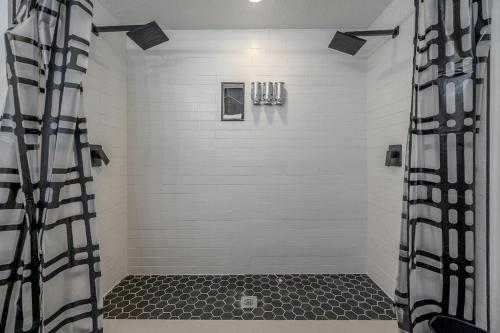 NOW AVAILABLE Renovated Seminole Heights Beauty in Tampa, USA