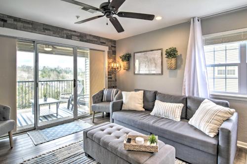 Branson Retreat w/ Balcony & 18-Hole Golf Course!, Branson