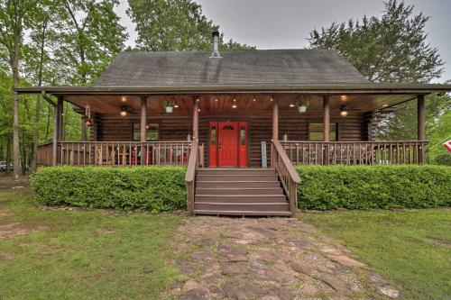 Luxury Greers Ferry Cabin with Large Deck and Fire Pit - Fairfield Bay