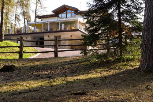 A szálláshely kívülről, hotel Parco Pineta in Cavareno