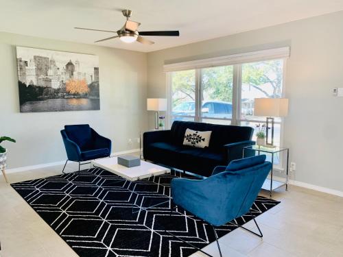 Blue-Door @Maywood - Modern Spaces in San Antonio, USA