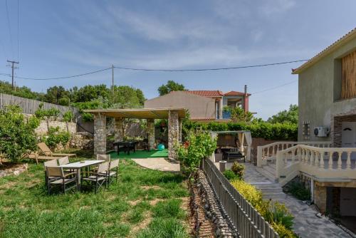 Facilities, Nikos & Vassilis apartments Kefalonia in Vlachata