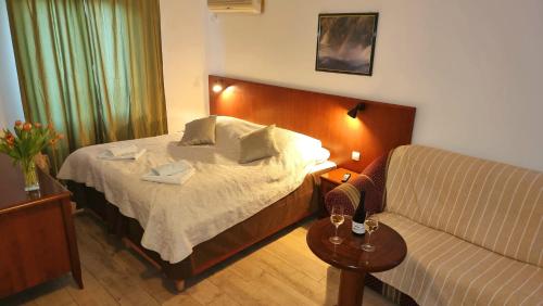 Visovac Rooms 2
