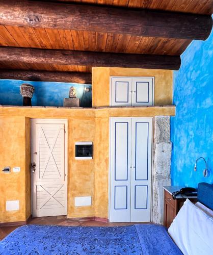 Junior Suite with Balcony image 5