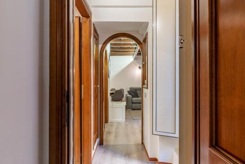 One-Bedroom Apartment image 7